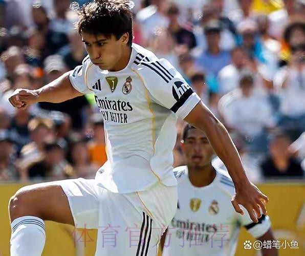 第3等级联赛小卒晃飞皇马2巨星!随后一幕帅炸 第3等级联赛小卒晃飞皇马2巨星!随后一幕帅炸